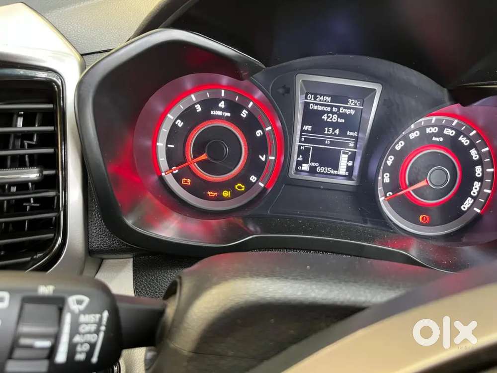 Mahindra Xuv300 2023 Petrol 11879 Km Driven