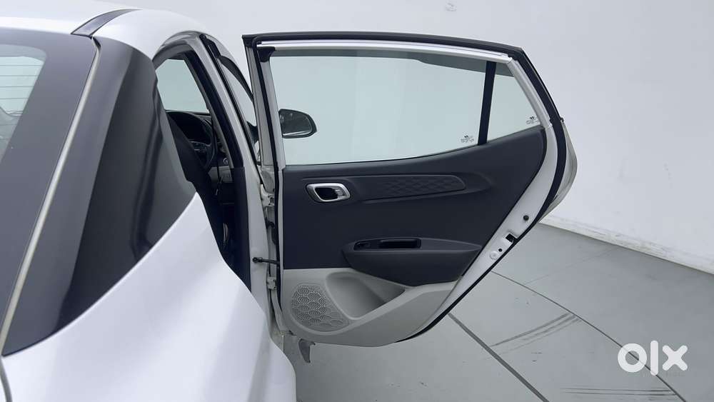 Hyundai Aura 1.2 Sx Cng, 2023, Cng & Hybrids