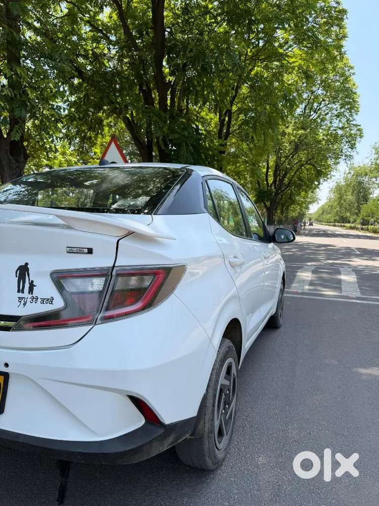 Hyundai Aura 2025 Cng & Hybrids 30000 Km Driven
