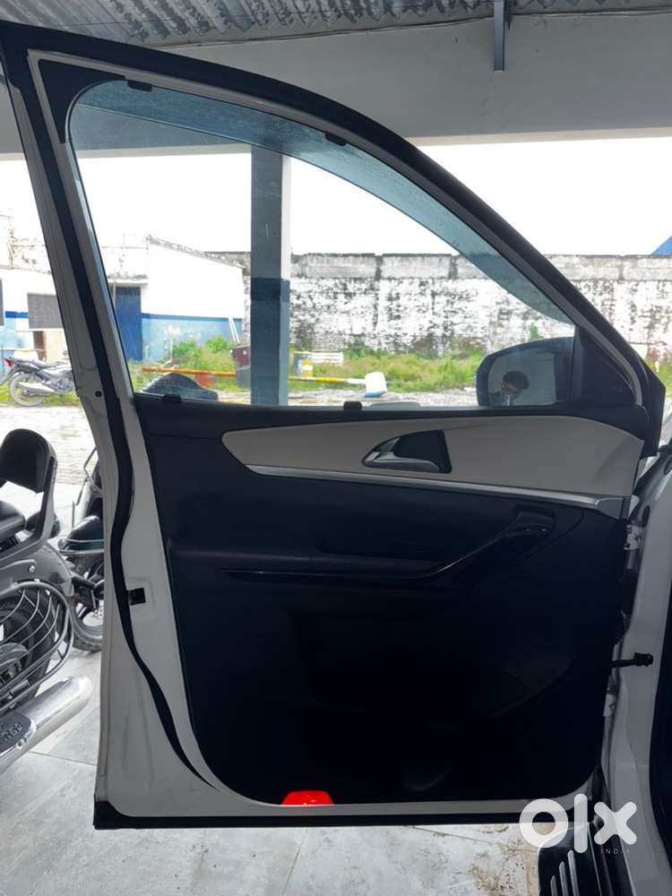 Mahindra Xuv700 Diesel Mt 2022
