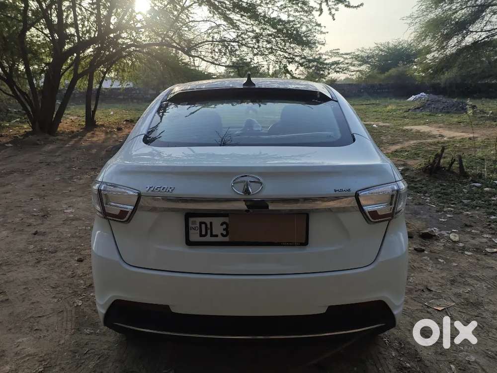 Tata Tigor 2023 Xz Plus Cng White