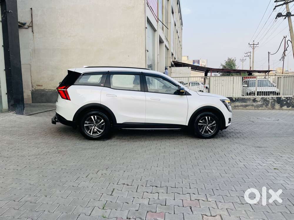 Mahindra Xuv700 2.0 Ax 5 Petrol At Str, 2024, Petrol