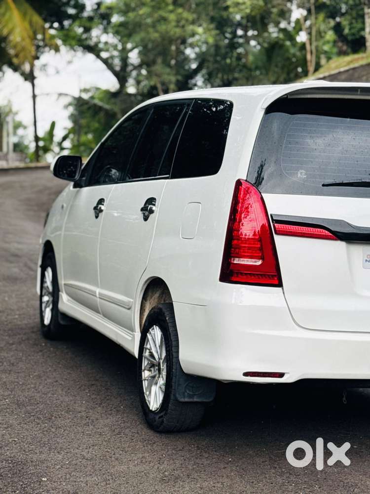 Toyota Innova 2.5 Gx 7 Str Bs-iii, 2015, Diesel