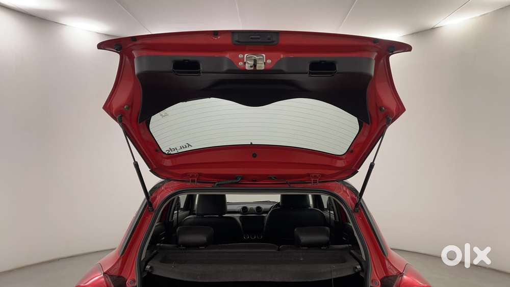 Maruti Suzuki Swift Amt Zxi, 2022, Petrol