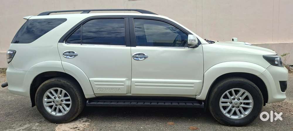 Toyota Fortuner 4x2 Manual, 2013, Diesel
