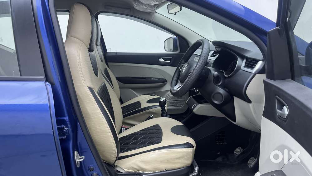 Renault Triber Rxz, 2020, Petrol
