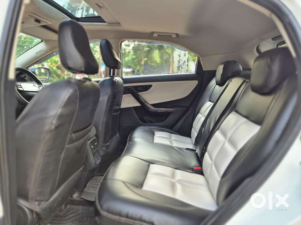 Tata Nexon Creative Plus 1.2 Revotron Petrol 6 Mt, 2025, Cng & Hybri..
