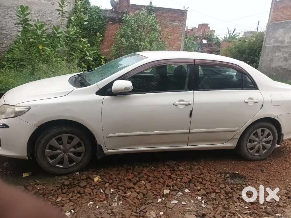 Toyota Corolla Altis 2011 Manual