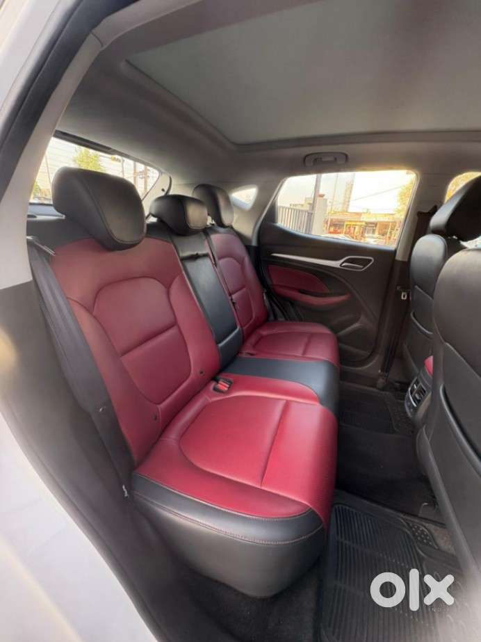 Mg Astor 1.5 Savvy Cvt S Red, 2024, Petrol