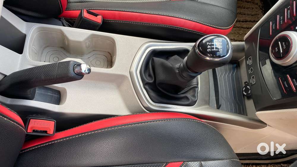 Mahindra Xuv300 W8, 2019, Petrol