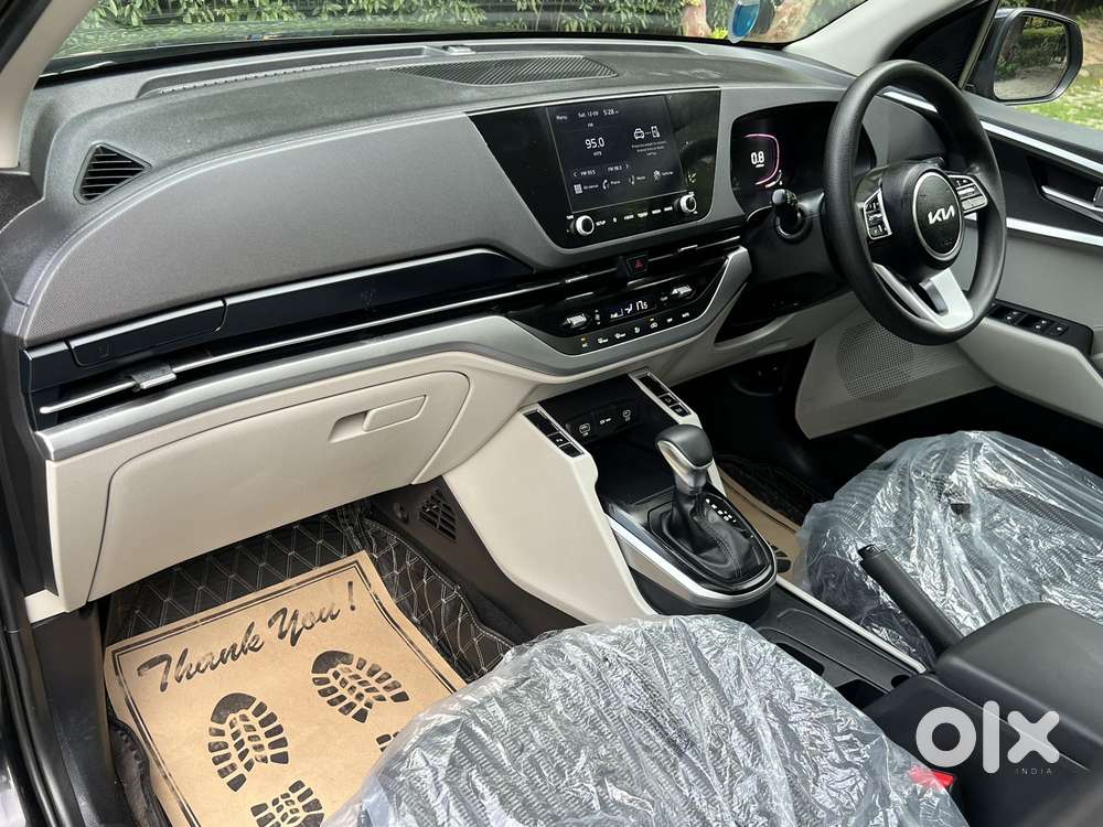 Kia Carens 1.4 Prestige Plus Turbo Dct 7 Str, 2024, Petrol