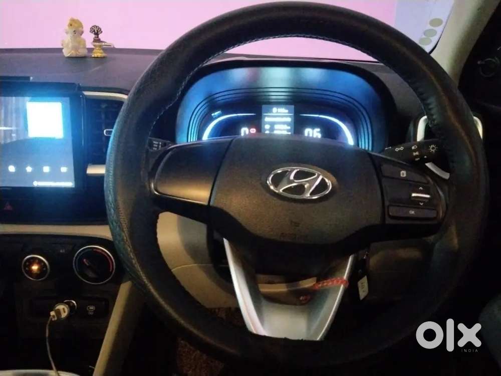 Hyundai Venue  1.2 Petrol Manual 2025
