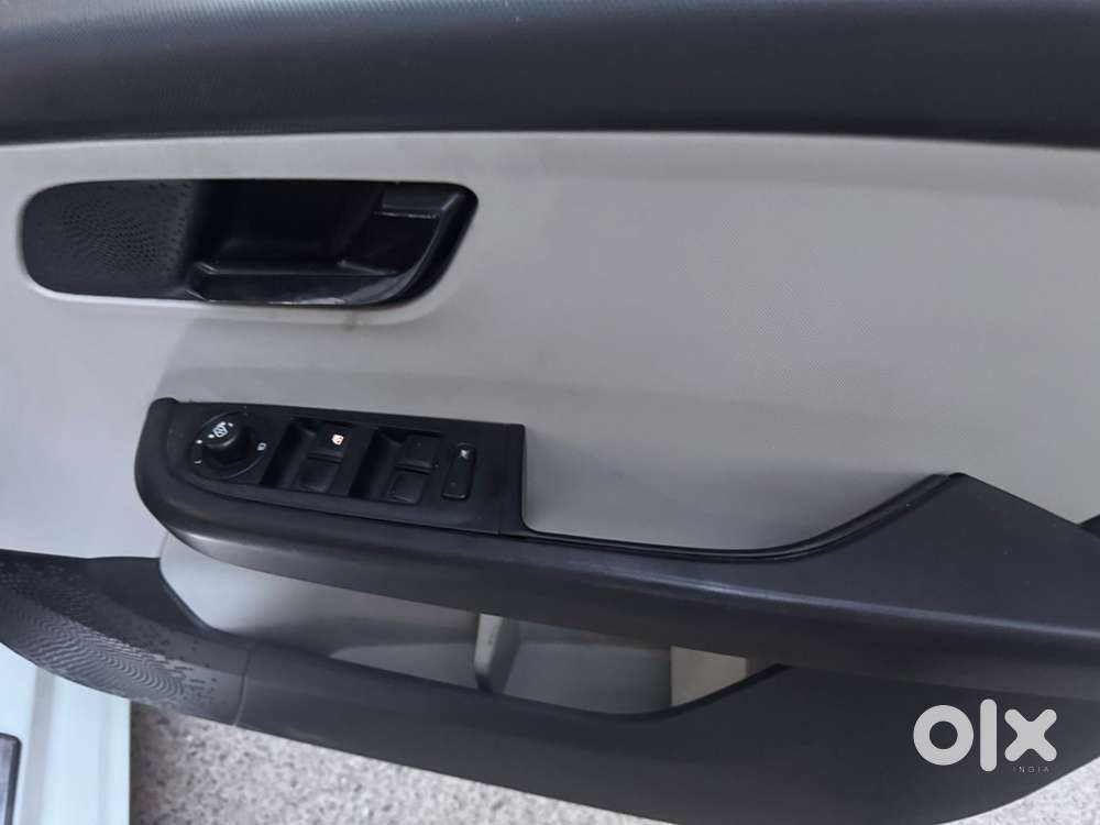 Tata Altroz 1.2 Xm, 2023, Petrol