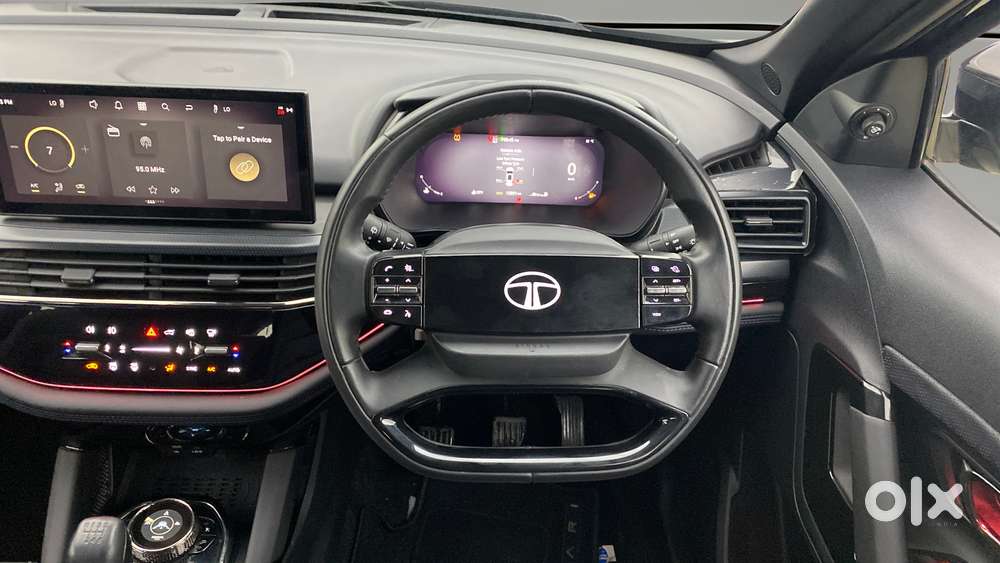 Tata Safari Accomplished Dark Edition, 2024, Diesel