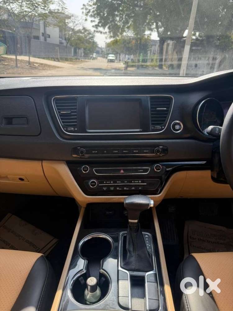 Kia Carnival Premium, 2021, Diesel