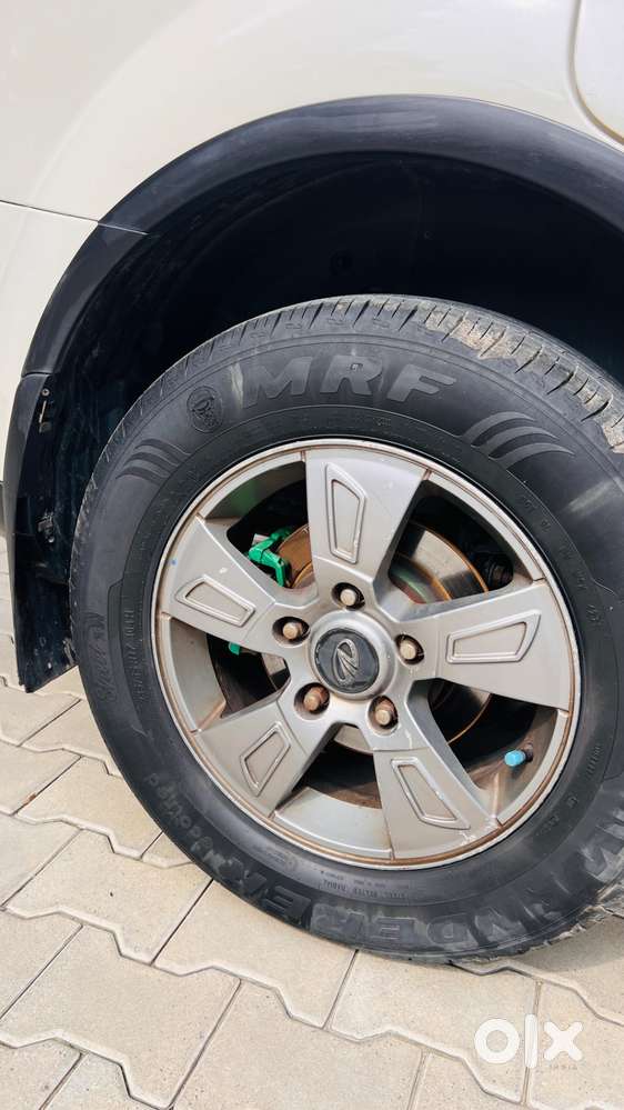 Mahindra Xuv500 W8 2015