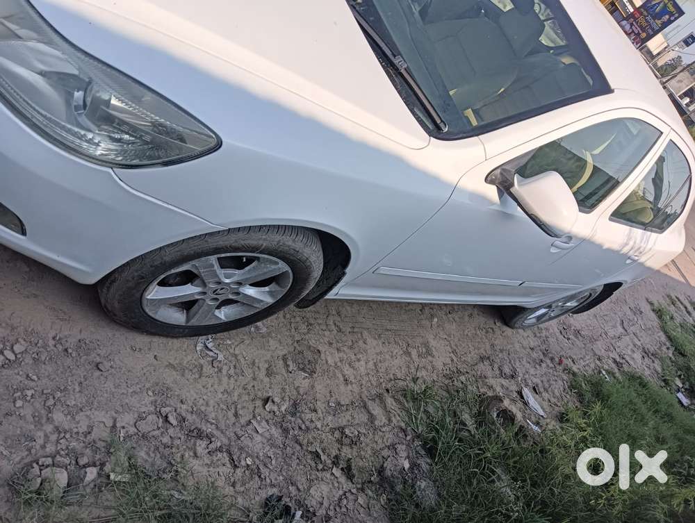Skoda Laura Ambition 2.0 Tdi Cr Mt, 2010, Diesel