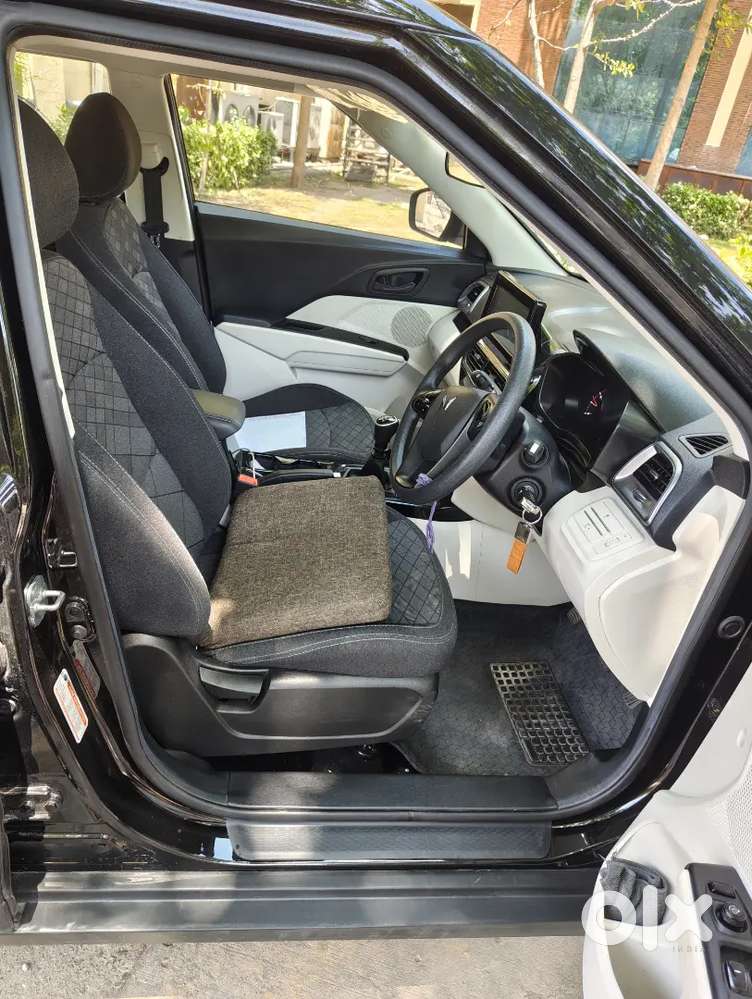 Mahindra Xuv 3xo 2025 Petrol 9600 Km Driven