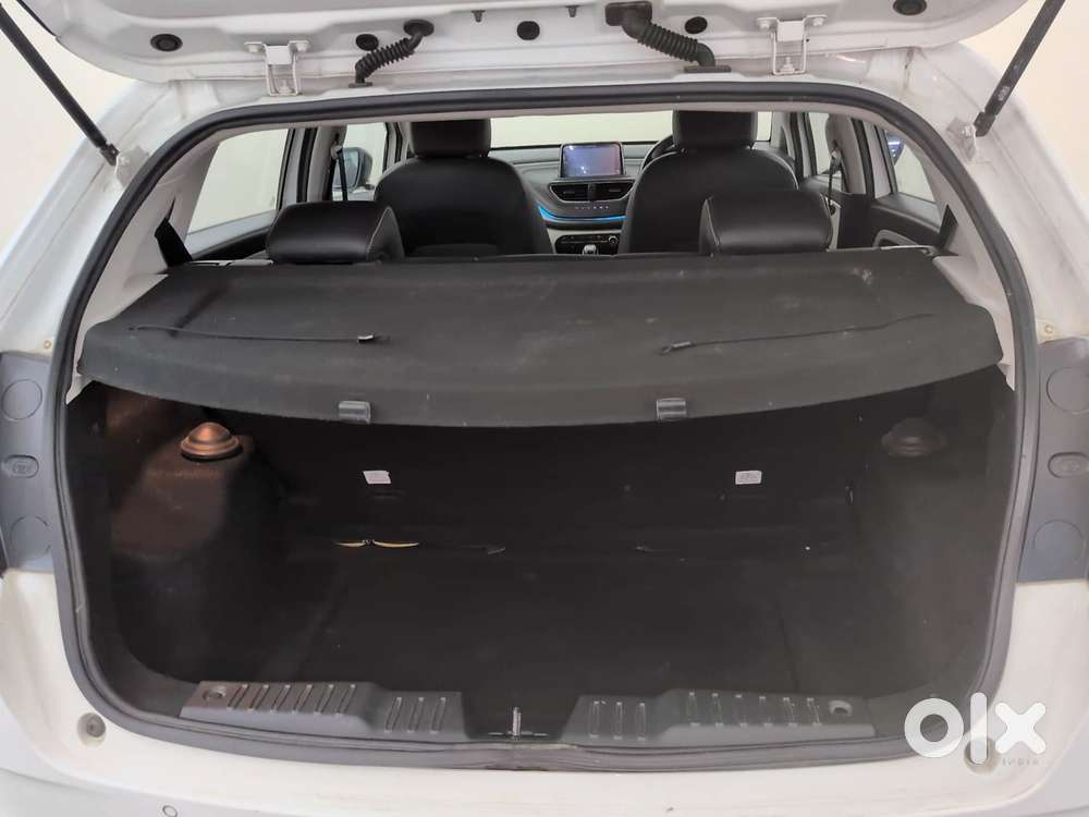 Tata Altroz 1.2 Xza Plus, 2022, Petrol