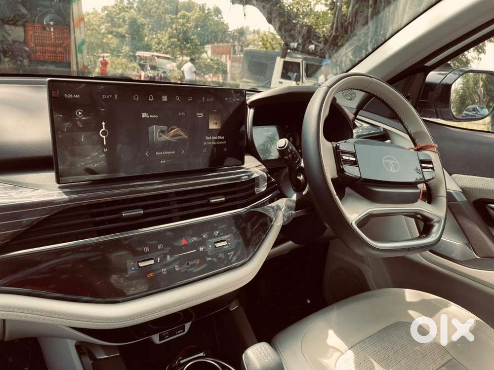 Tata Safari Facelift Accomplished+