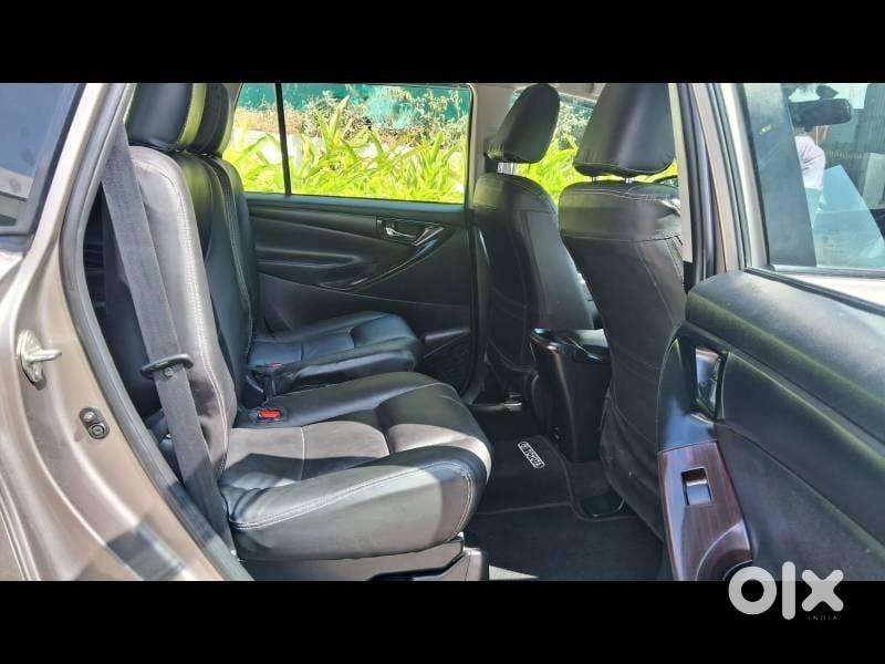 Toyota Innova Crysta 2.4 G Mt 7 Str, 2018, Diesel