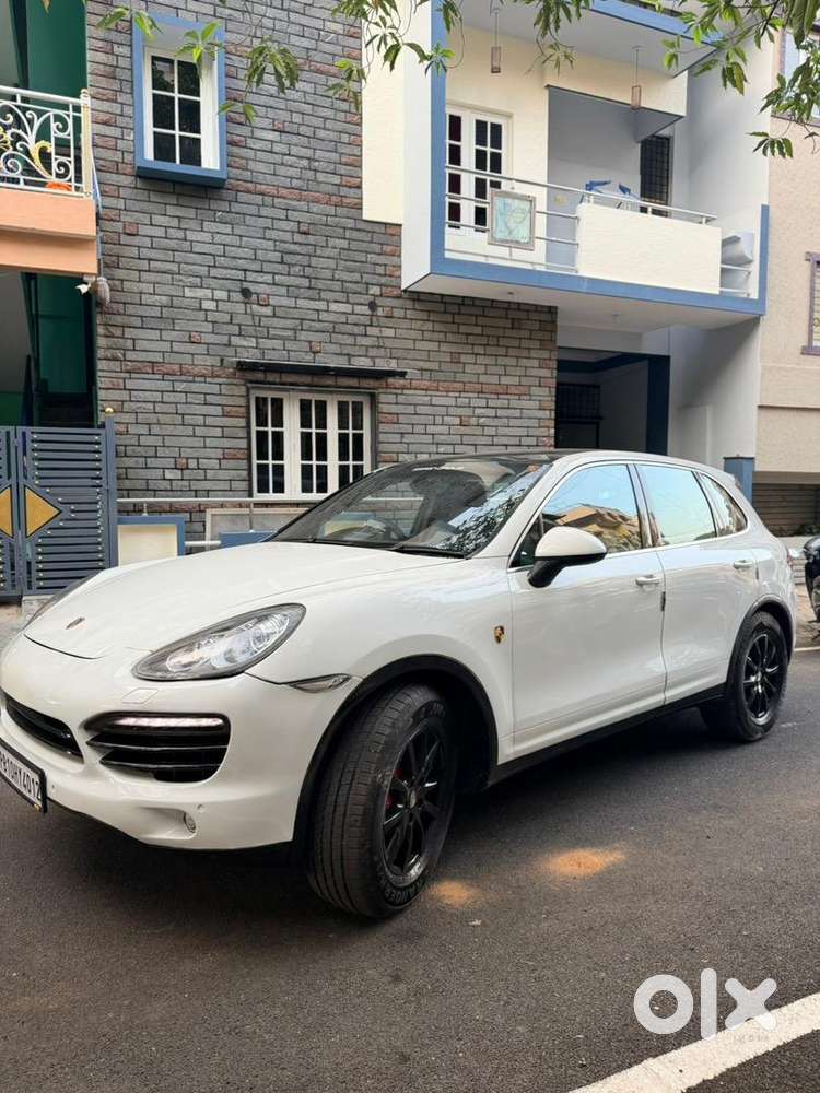 Porsche Cayenne 2013 Diesel 74000 Km Driven