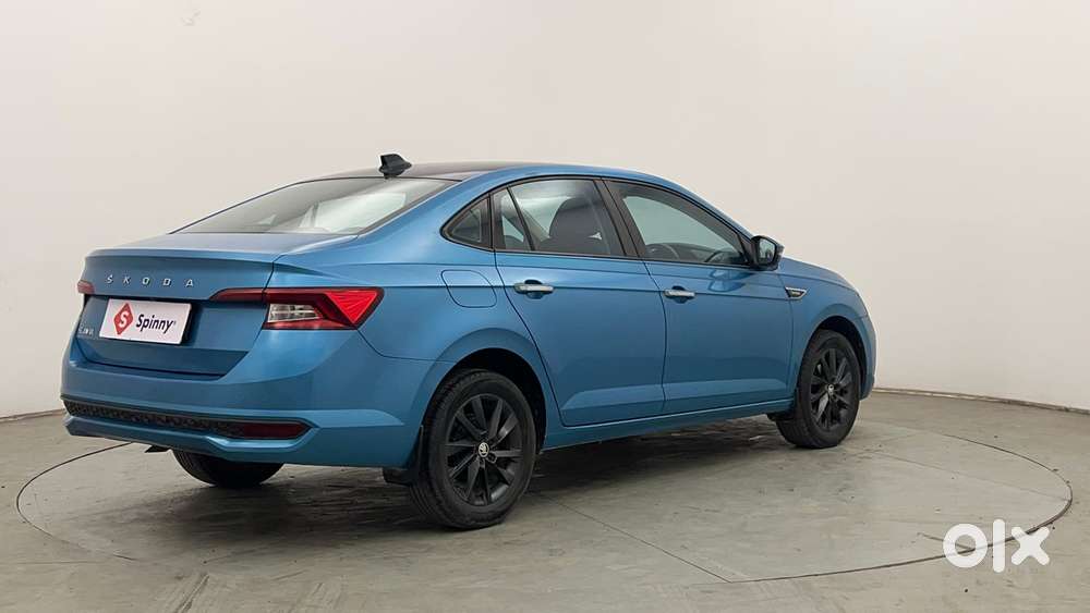 Skoda Slavia Ambition 1.0l Tsi At, 2022, Petrol
