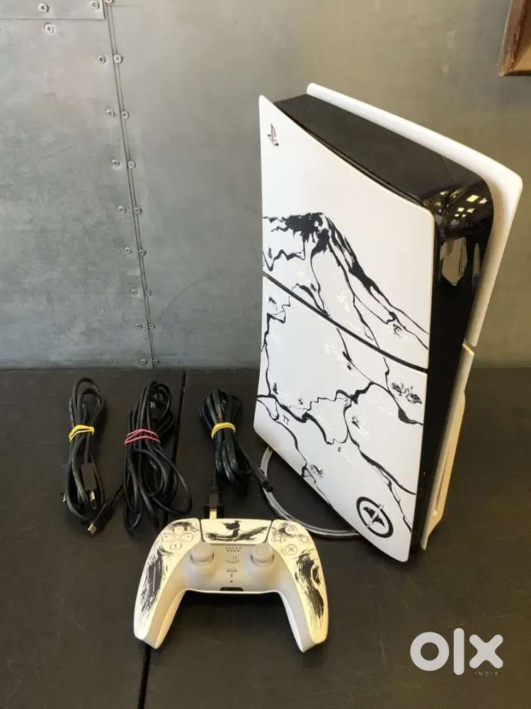 Sony PlayStation 5 Slim Disc 1 TB Ghost of Yotei Black Edition