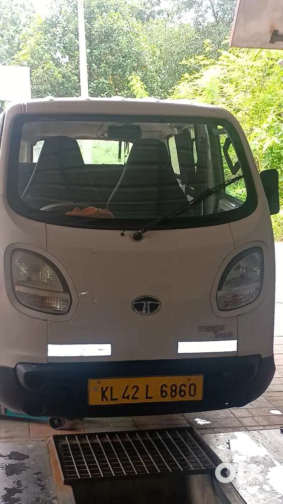 Tata Magic Iris