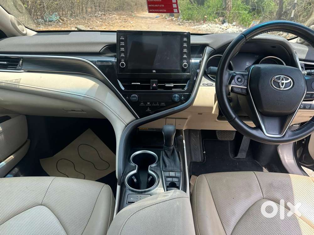 Toyota Camry Hybrid, 2022, Petrol