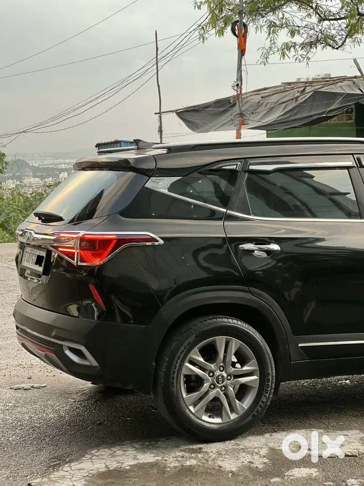 Kia Seltos 1.5 Htx At Ivt  Black Color 2019 Showroom Track Beautiful