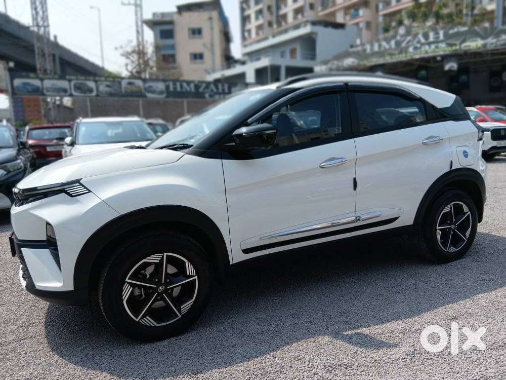 Tata Nexon Creative 1.2 Revotron Petrol 6 Mt Dt, 2025, Cng & Hybrids