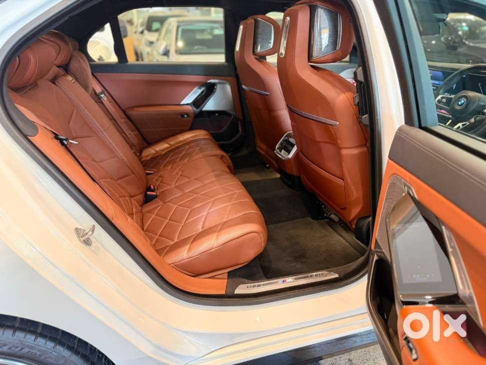 Bmw I7 Xdrive60, 2023, Electric