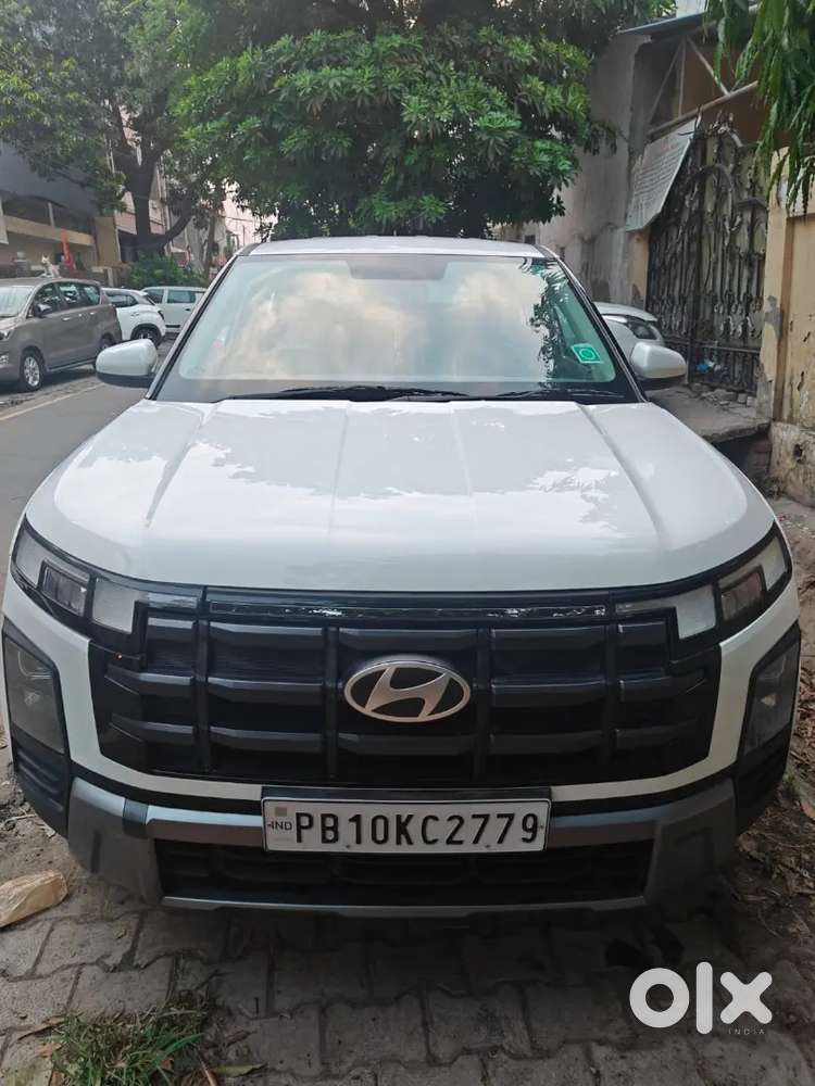 Hyundai Creta 2025 1.5 E Petrol 6600kms Driven