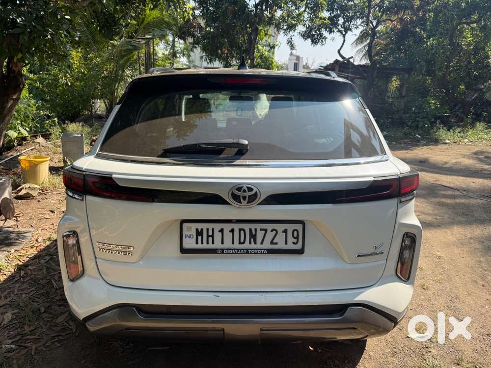 Mildhybrid Top Model With Panaromic Sunroof , Automatic Gear Transmis