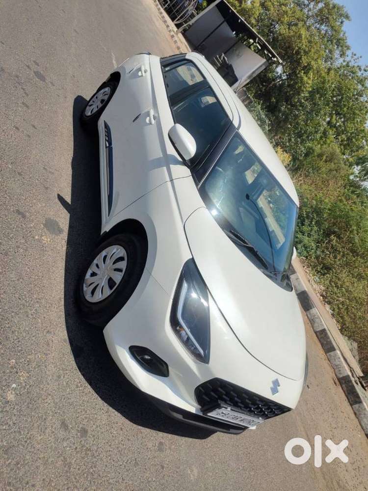 Maruti Suzuki Swift Vxi + Manual, 2025, Petrol