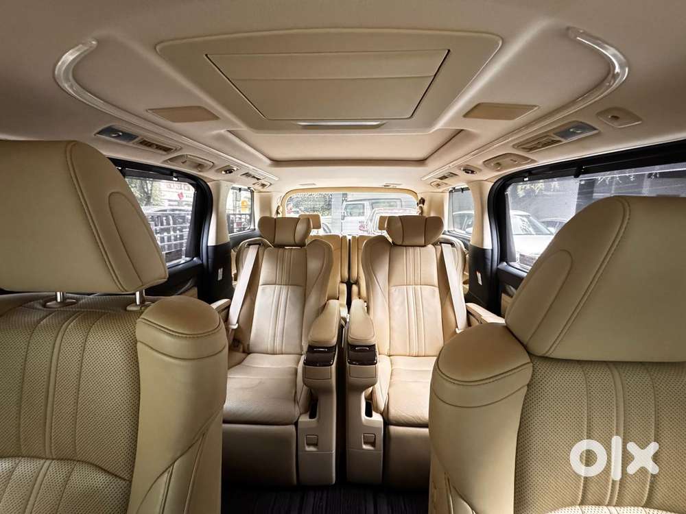 Toyota Vellfire 2.5 Executive Lounge, 2021, Petrol