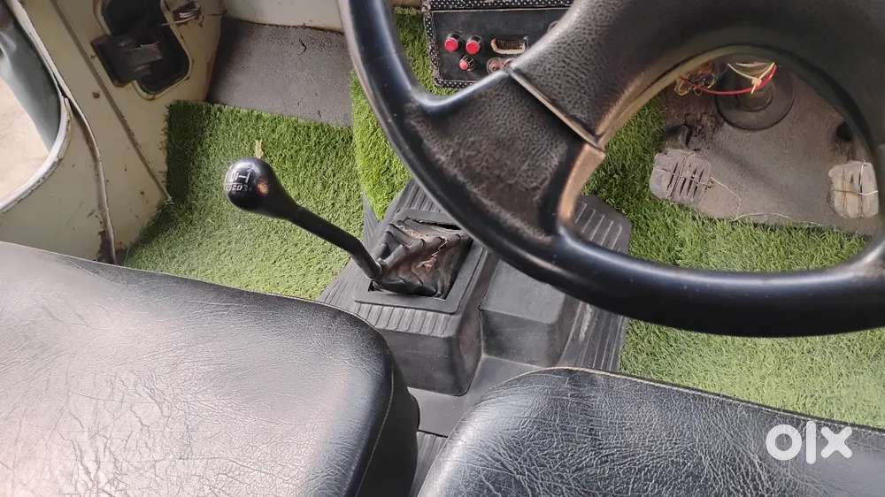 Good Condition Jeep Tyres Is Very Good Quality And  Confertable Seats