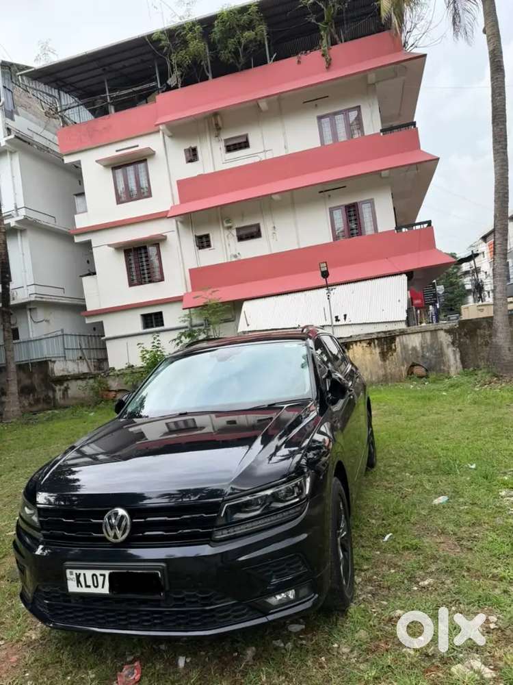 Black Beauty  Volkswagen Tiguan Allspace | Awd | Premium 7-seater |
