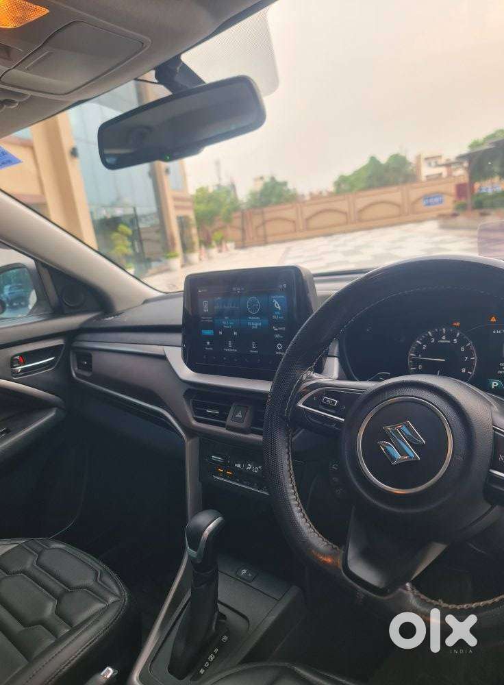Maruti Suzuki Brezza 1.5 Zxi At Smart Hybrid Dual Tone, 2022, Petrol