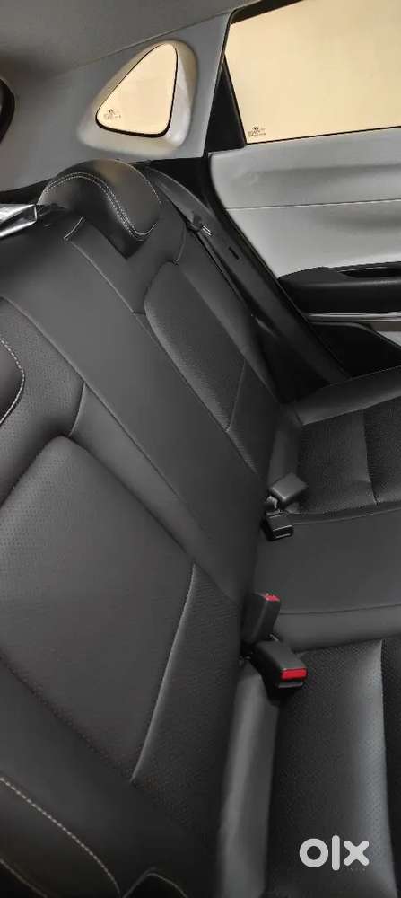 New Hyundai I20 (white - Automatic)