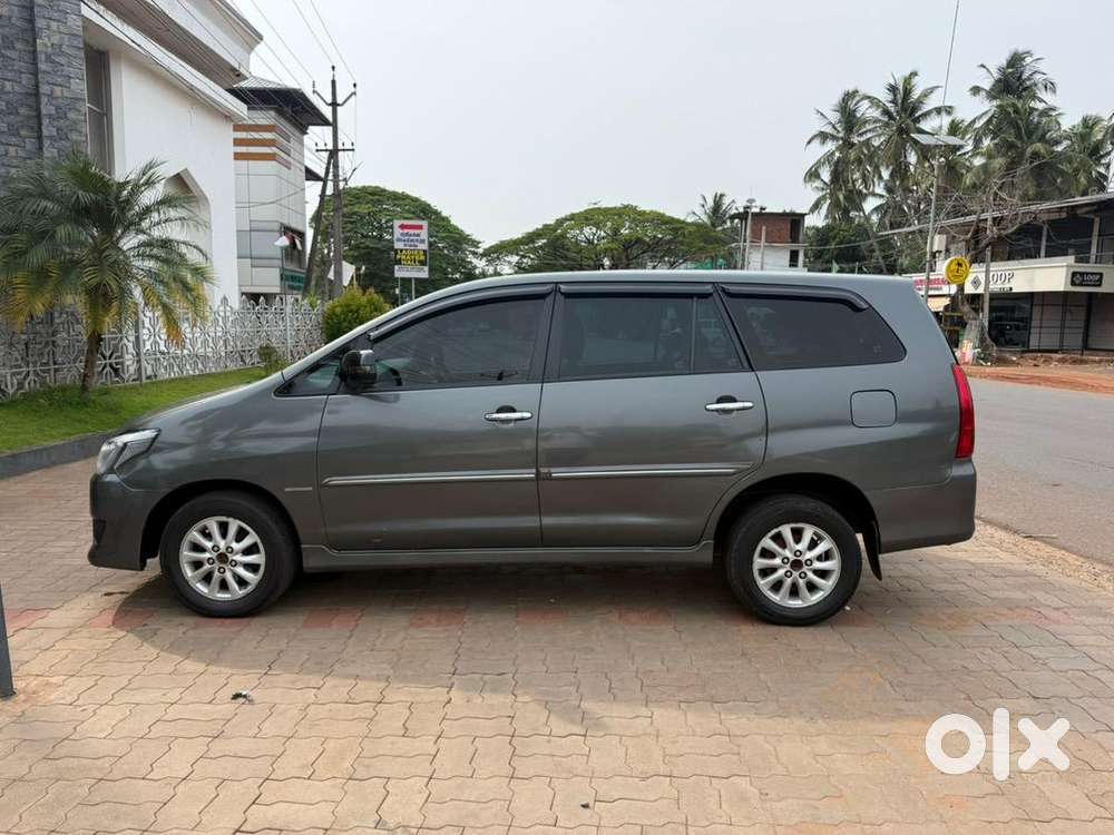 Toyota  Innova 2.5 V Car  2012 Model