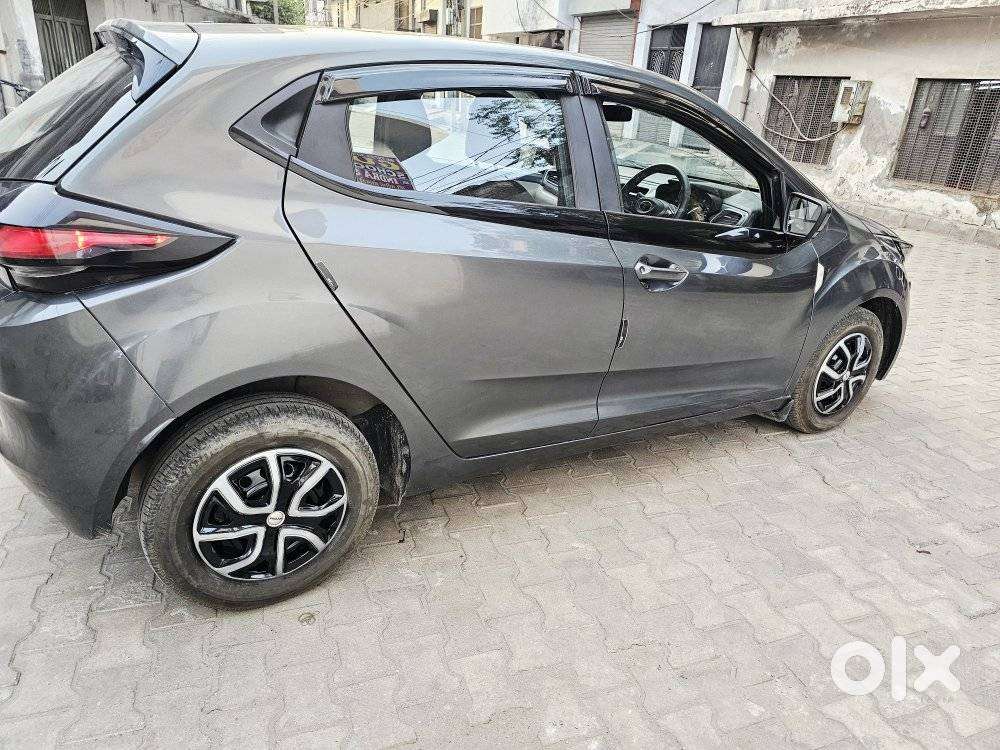 Tata Altroz 1.2 Xe Plus Petrol, 2024, Petrol