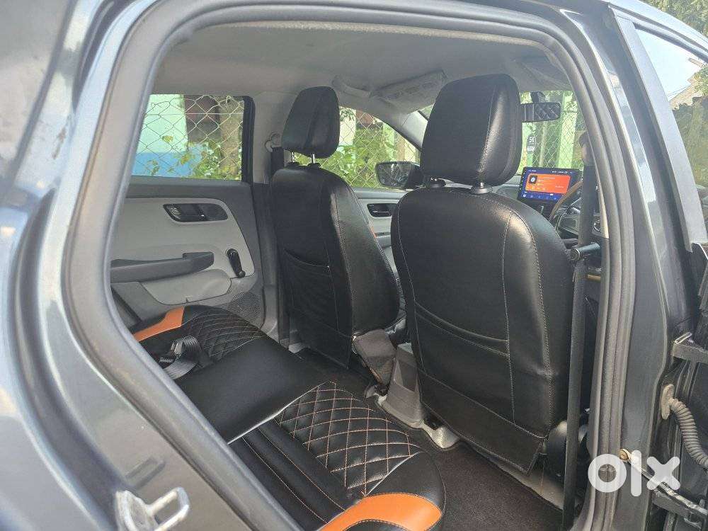 Tata Altroz 1.2 Xe, 2020, Petrol