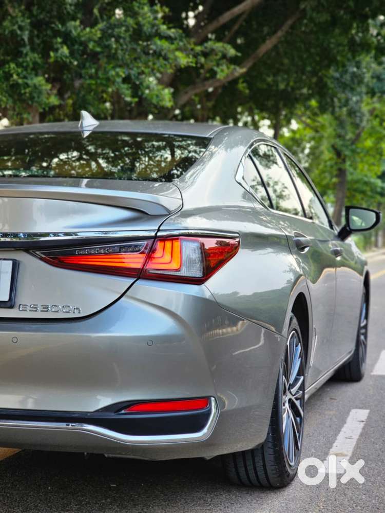 Lexus Es 300h Luxury, 2025