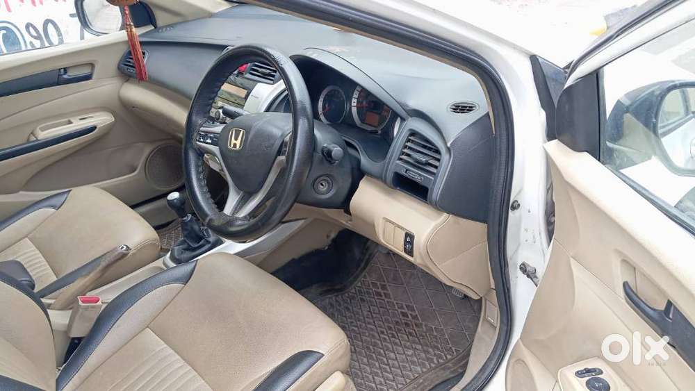 Honda City 1.5 E Mt, 2011, Petrol