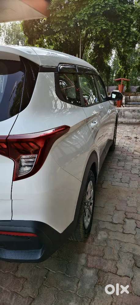 Single Hand Neat And Clean Showroom Condition Car