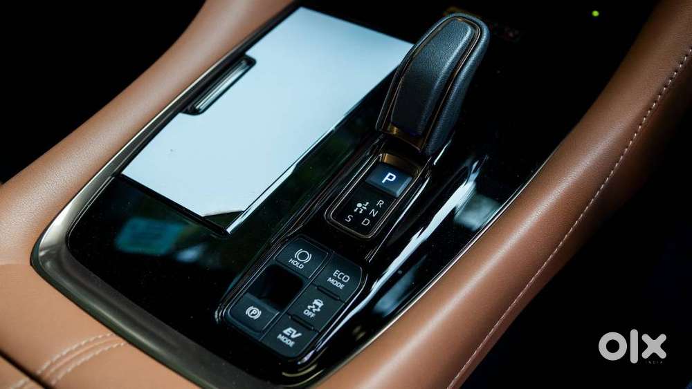 Toyota Vellfire Vip – Executive Lounge, 2024, Petrol