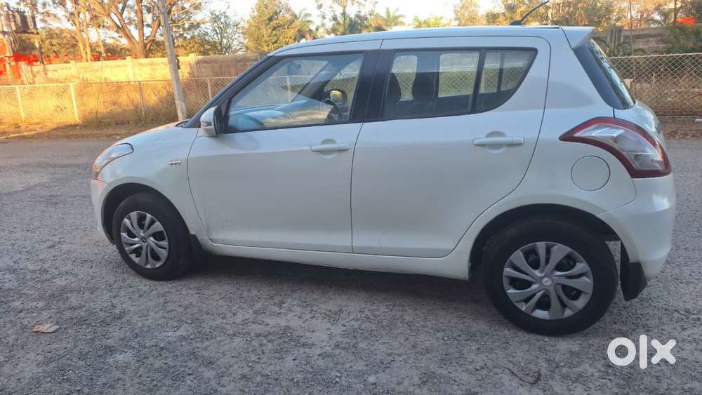 Maruti Suzuki Swift Vxi + Manual, 2013, Petrol