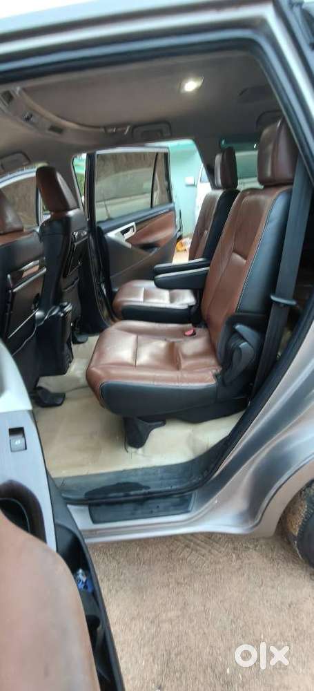 Toyota Innova Crysta 2.8z Automatic, 2016, Diesel